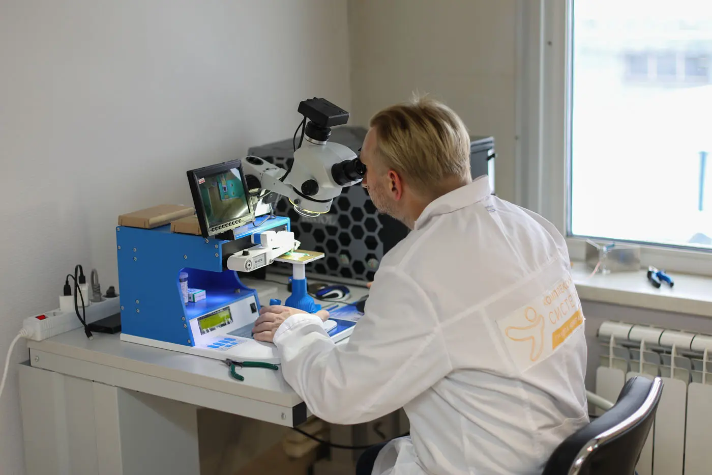 Установка микросварки